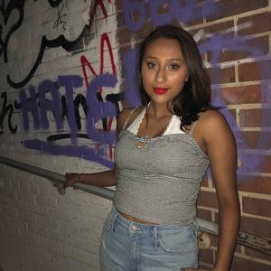 Meet your Posher, Desiree